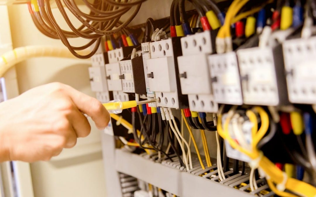 Co wyróżnia profesjonalne usługi elektryczne na tle konkurencji w Łodzi?