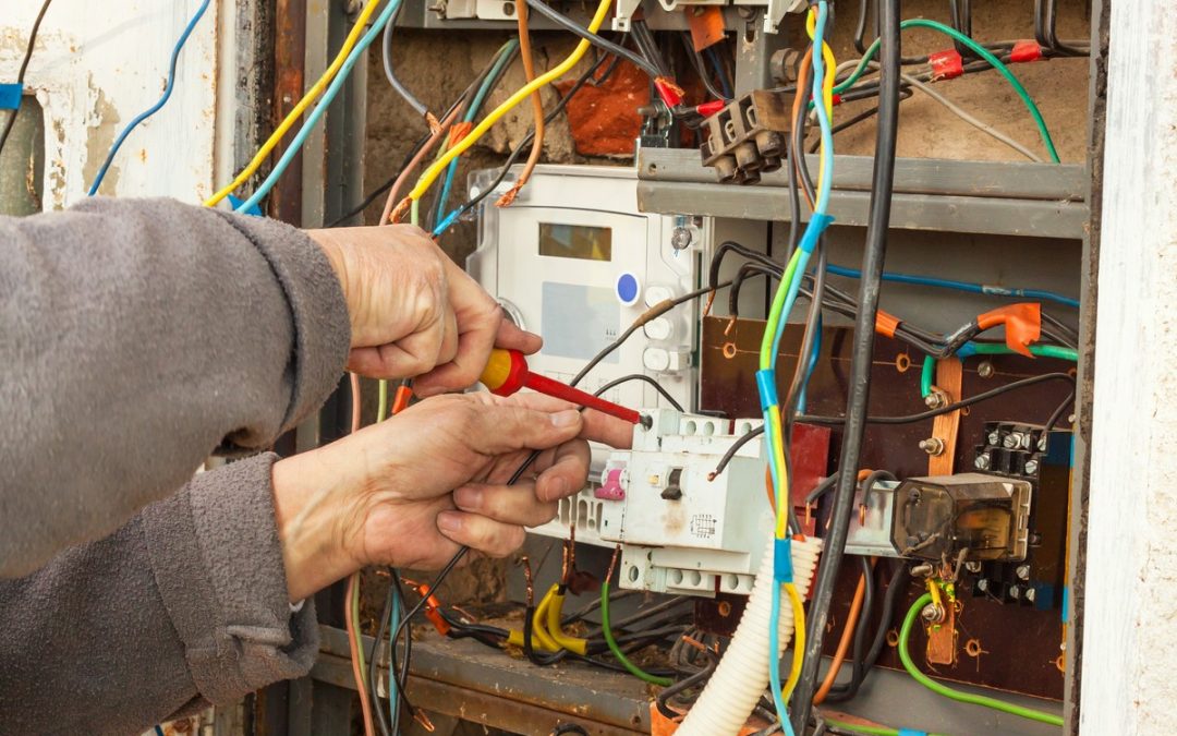 Jak przebiega modernizacja instalacji w starym mieszkaniu blokowym od przygotowań do odbioru